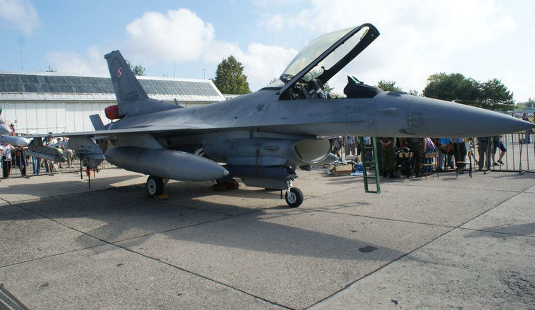 F-16 Łask Jastrząb