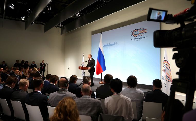 Władimir Putin w czasie konferencji prasowej po szczycie G20