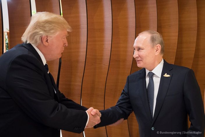 Donald Trump i Władimir Putin podczas szczytu G20