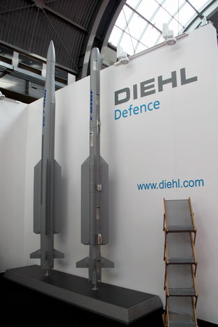 Makiety rakiet IRIS-T i IRIS-T SL, fot. A.Hładij/Defence24.pl