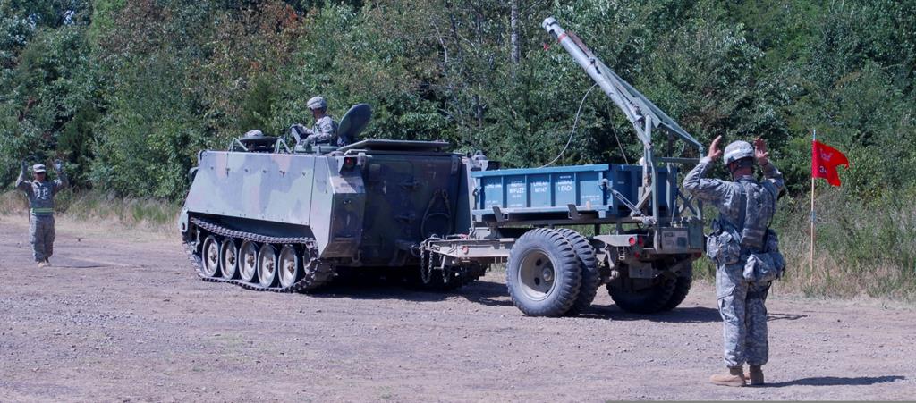 Transporter M113, przykład starszego sprzętu w US Army. Fot. Spc. Brittney Bradley/US Army.