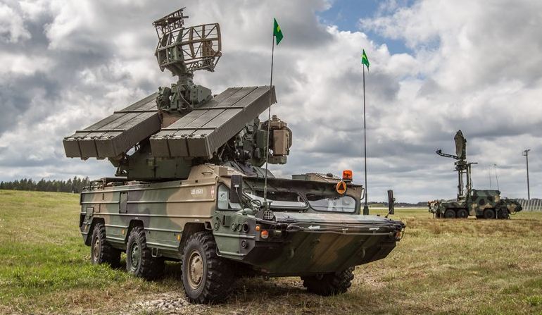Obecnie obronę mobilnych wojsk lądowych wspierają zestawy Osa. Fot. 4zpplot.wp.mil.pl