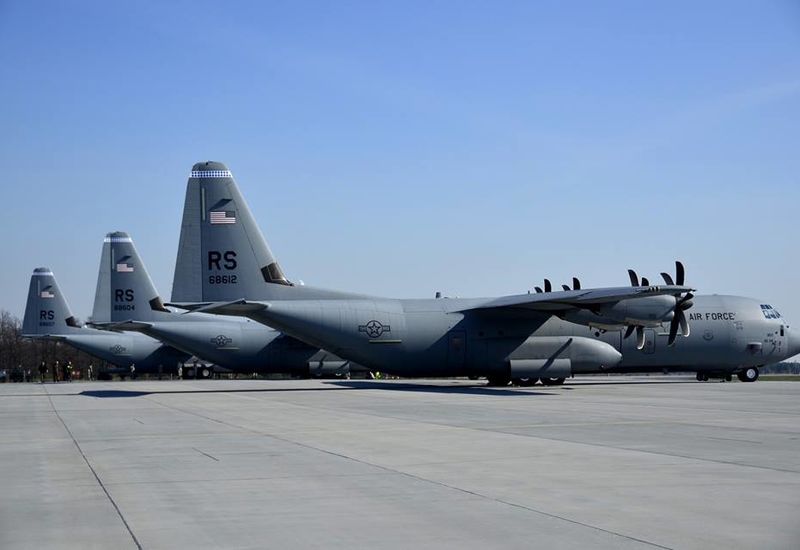 Amerykańskie C-130J Super Hercules regularnie goszczą w Powidzu. Fot. USAF