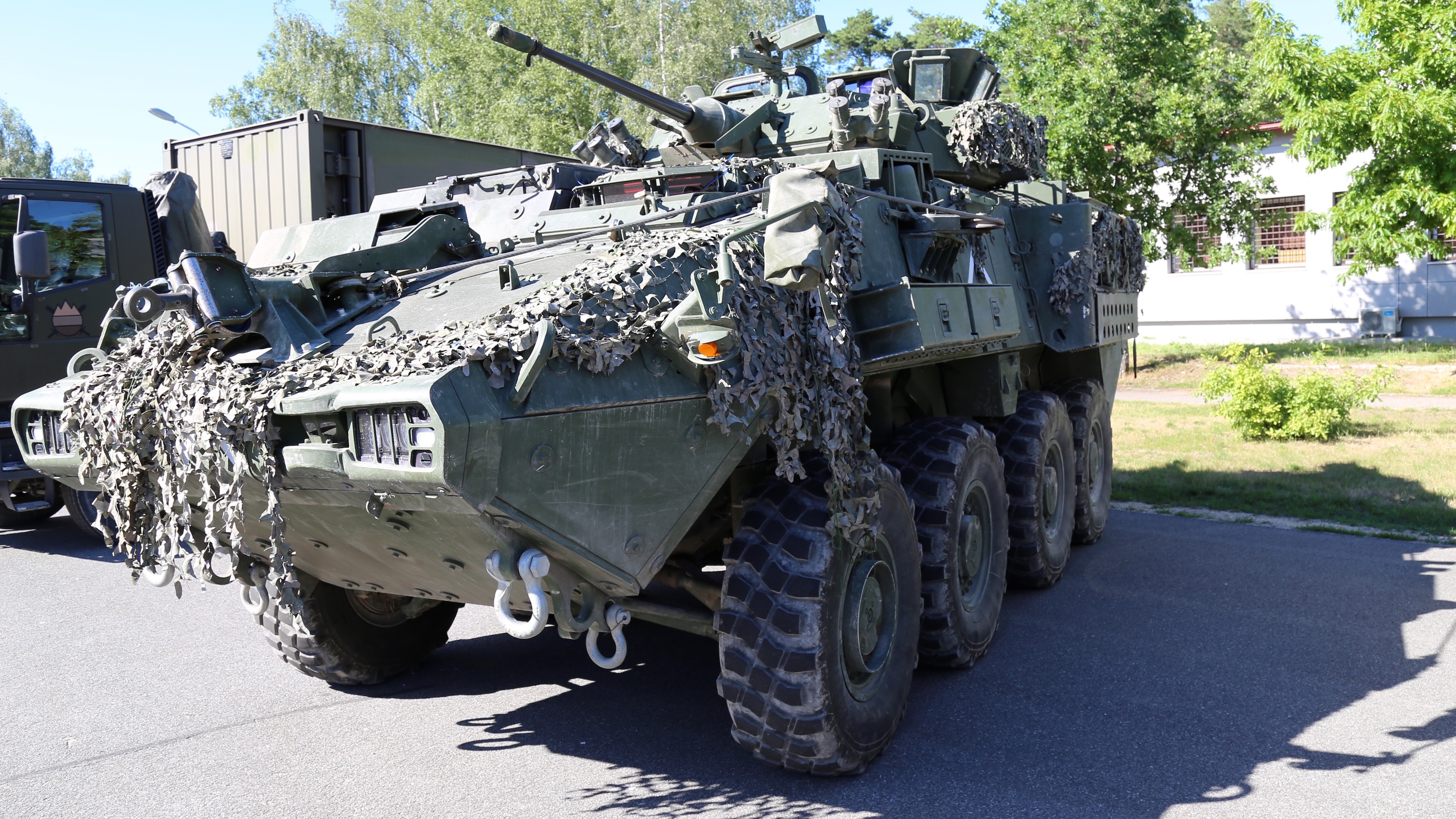 Kanadyjski wóz opancerzony LAV 6.0 należacy do batalionu NATO na Łotwie. Fot. Rafał Lesiecki / Defence24.pl
