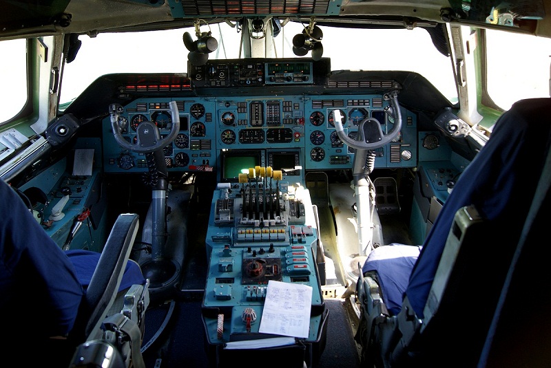 Kabina pilotów An-225. Fot. P. Tadeusz/CC-BY-3.0
