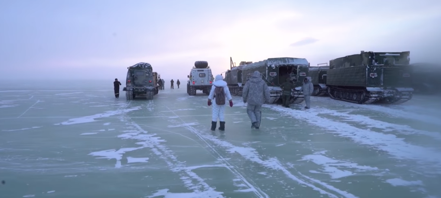 Rosyjskie wojska na wyspie Kotielnyj; Youtube.com