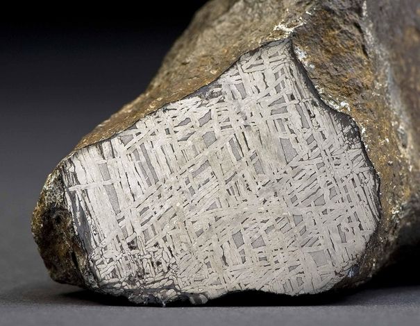 Meteoryt z dużą zawartością metali